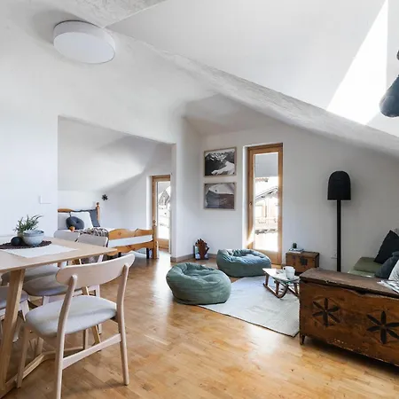 Nyaraló Il Triangolo Sul Bianco Degli Sportivi!