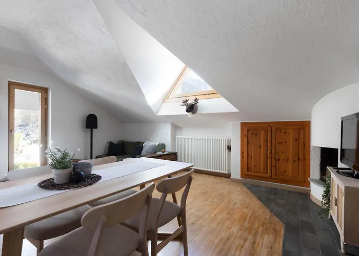 Il Triangolo Sul Bianco Degli Sportivi! Courmayeur